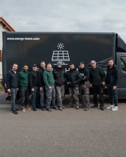 👋 Das ist unser Team.
Menschen aus der Region, die täglich daran arbeiten, Solaranlagen zu planen, zu installieren und zuverlässig umzusetzen.
Mit Erfahrung, festen Ansprechpartnern und dem Anspruch, jede Anlage sauber zu realisieren ☀️
#energyhome #photovoltaik #team #regional #wadern
