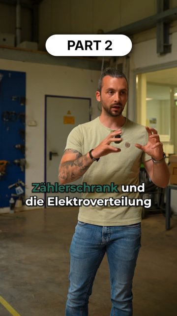 ⚡ Bevor die Anlage läuft, muss die Elektroverteilung stimmen.

Der bestehende Zählerschrank reicht für eine 100 Kilowatt Anlage nicht aus. Also wird er getauscht, neu verdrahtet und an einem Samstag erledigt, damit der Betrieb unter der Woche normal weiterlaufen kann. Manchmal gehört Flexibilität einfach dazu.

@hoffmann.baumaschinen 

#energyhome #photovoltaik #gewerbe #elektro